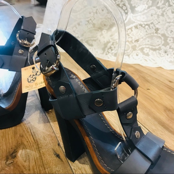 SOLD!! GUCCI Blue Wooden Platform Sandals - Picture 7 of 8